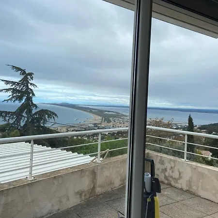 Σπίτι διακοπών Nice House With Swimming Pool In